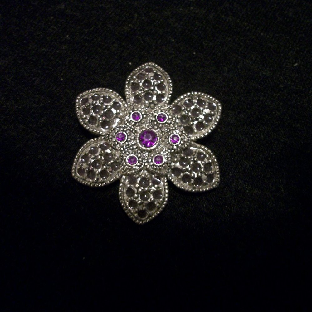 PAST MONEY VINTAGE 1600S LOOK SILVERTONE DESIGNED PIN